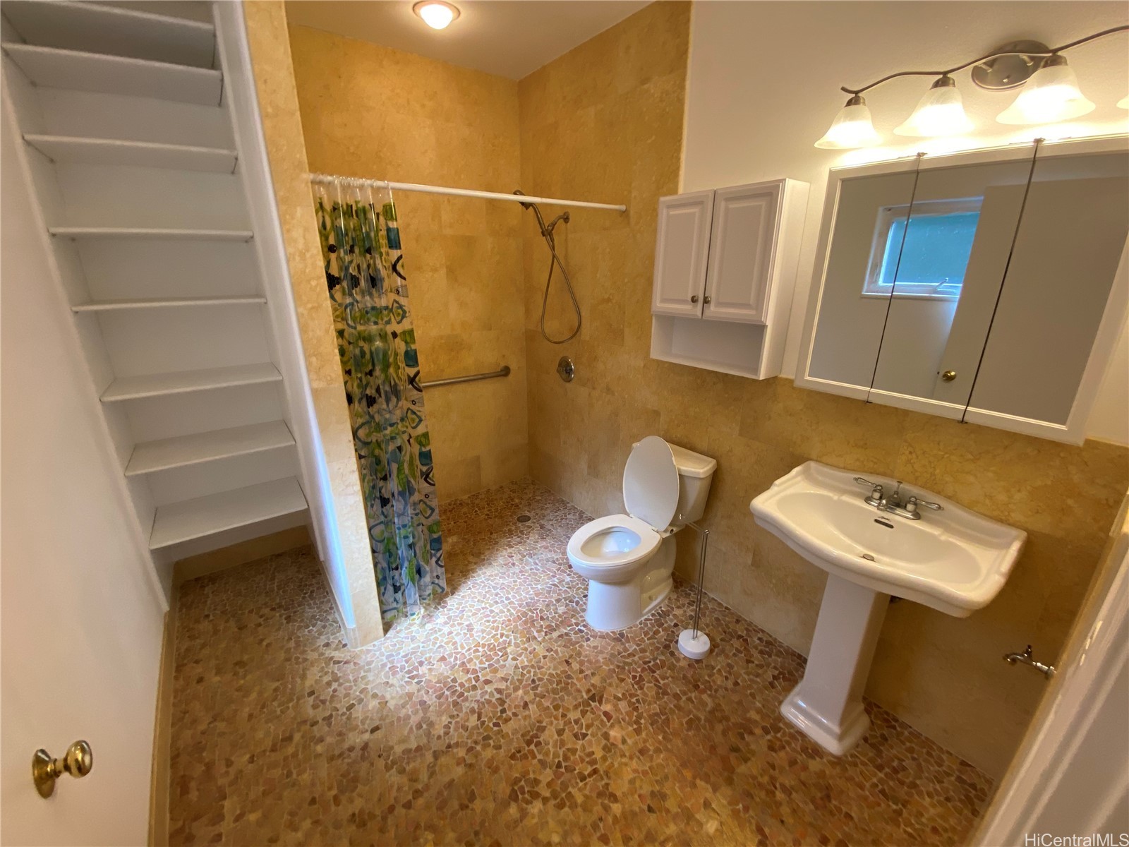 1268 Ulupii Street Property Photo 10