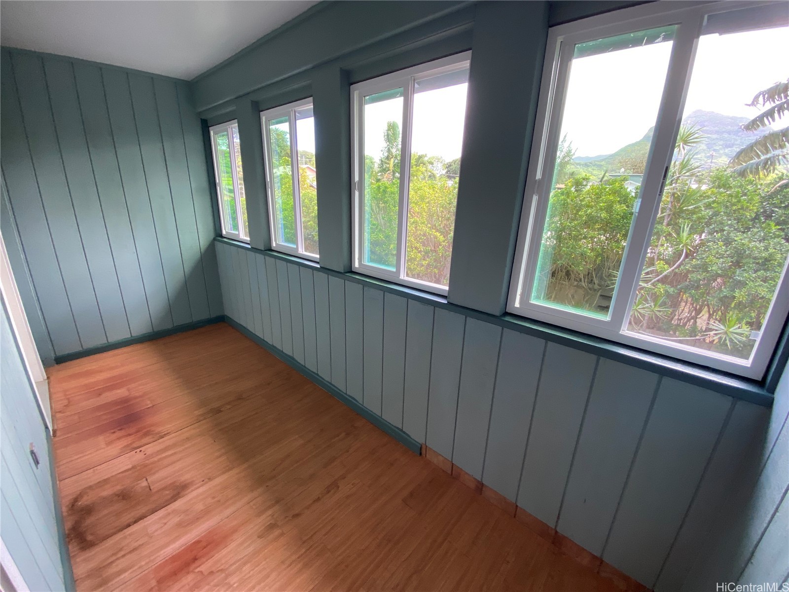 1268 Ulupii Street Property Photo 23