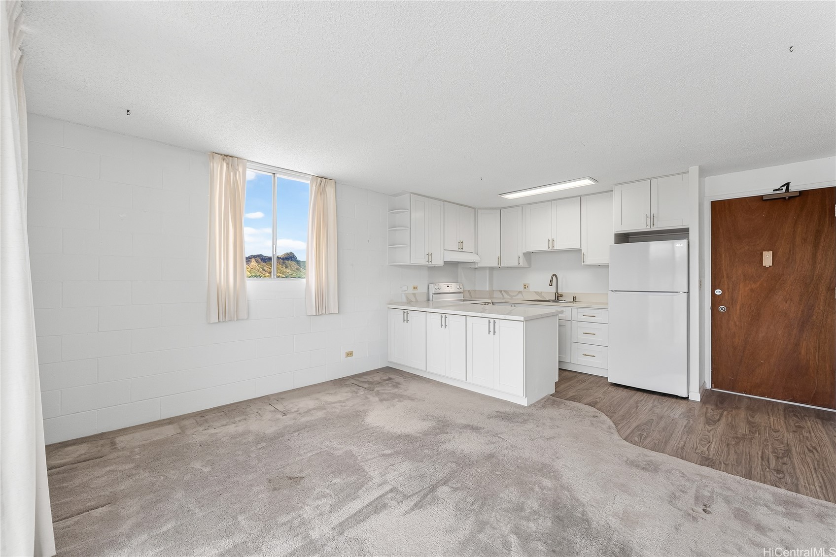 737 Olokele Avenue 1106 Property Photo 4