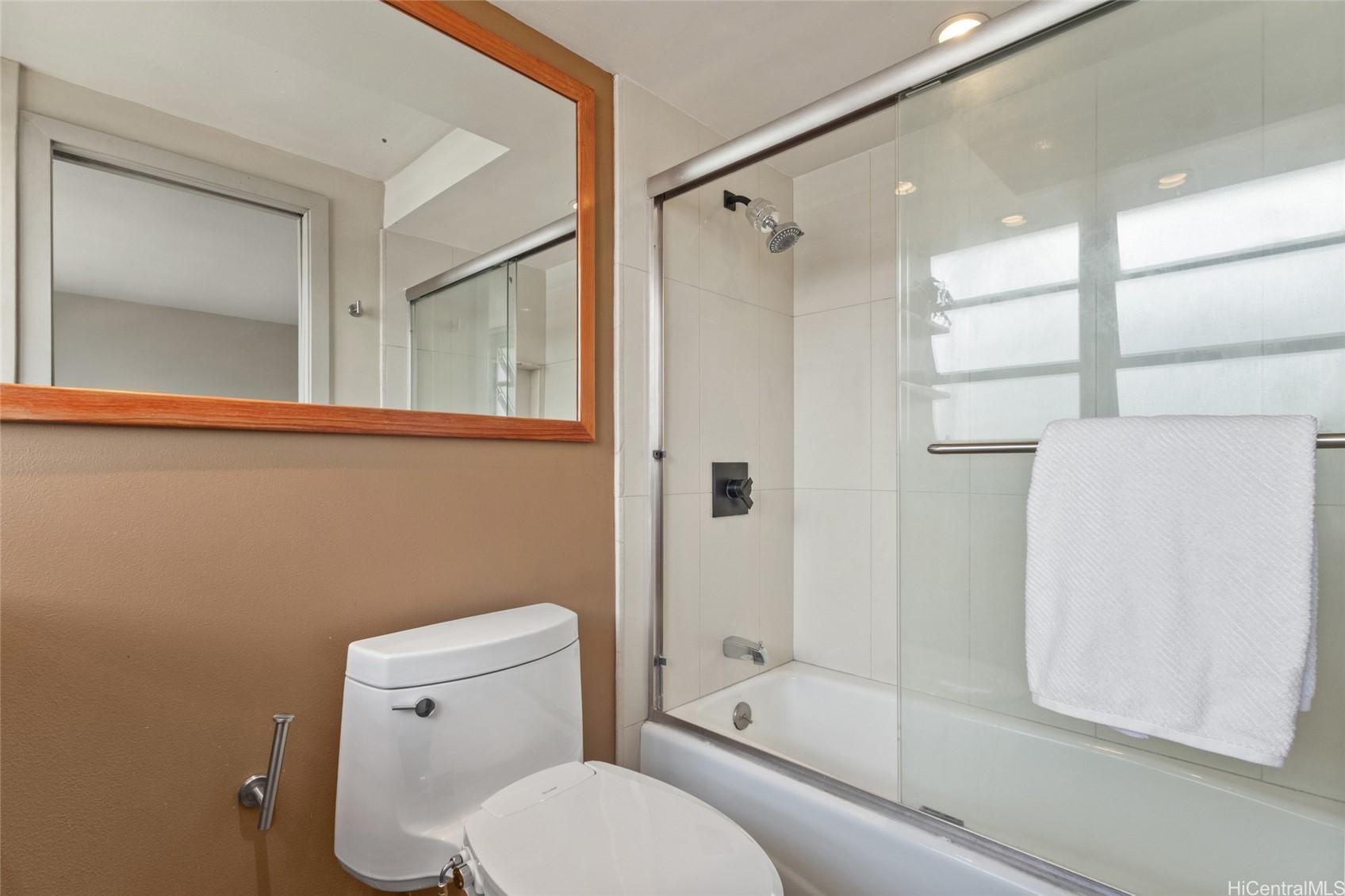 1425 Ward Avenue 12w Property Photo 11
