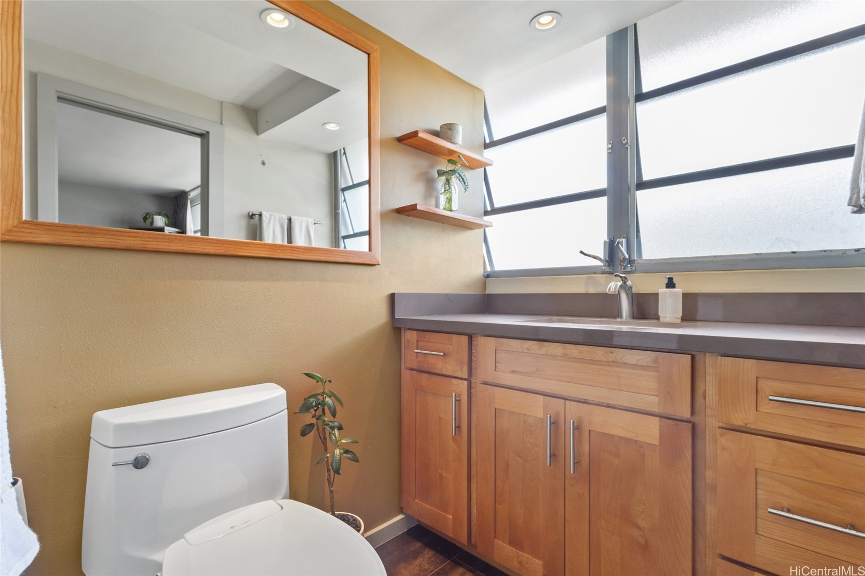 1425 Ward Avenue 12w Property Photo 15