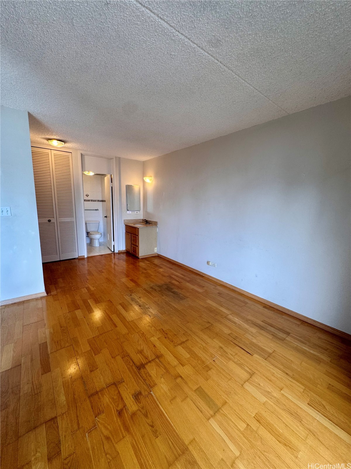469 Ena Road 2011 Property Photo 12
