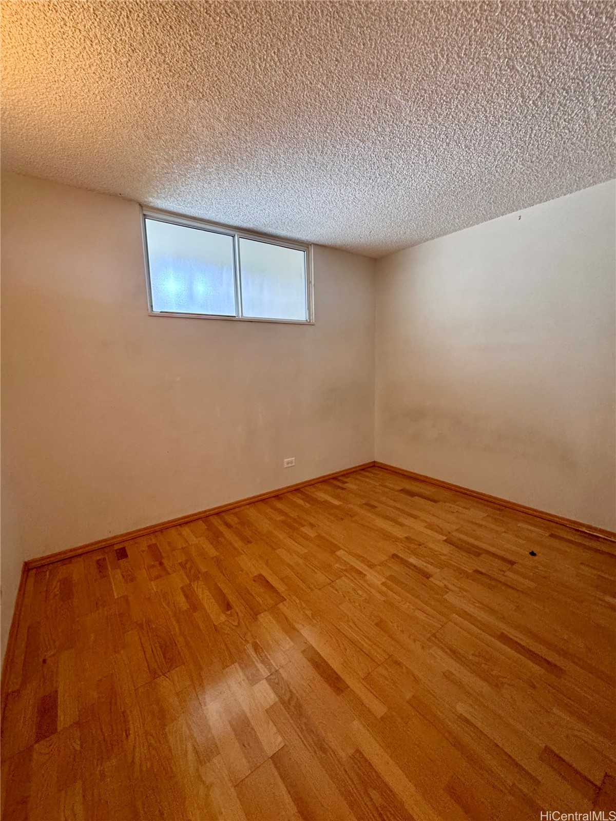 469 Ena Road 2011 Property Photo 14