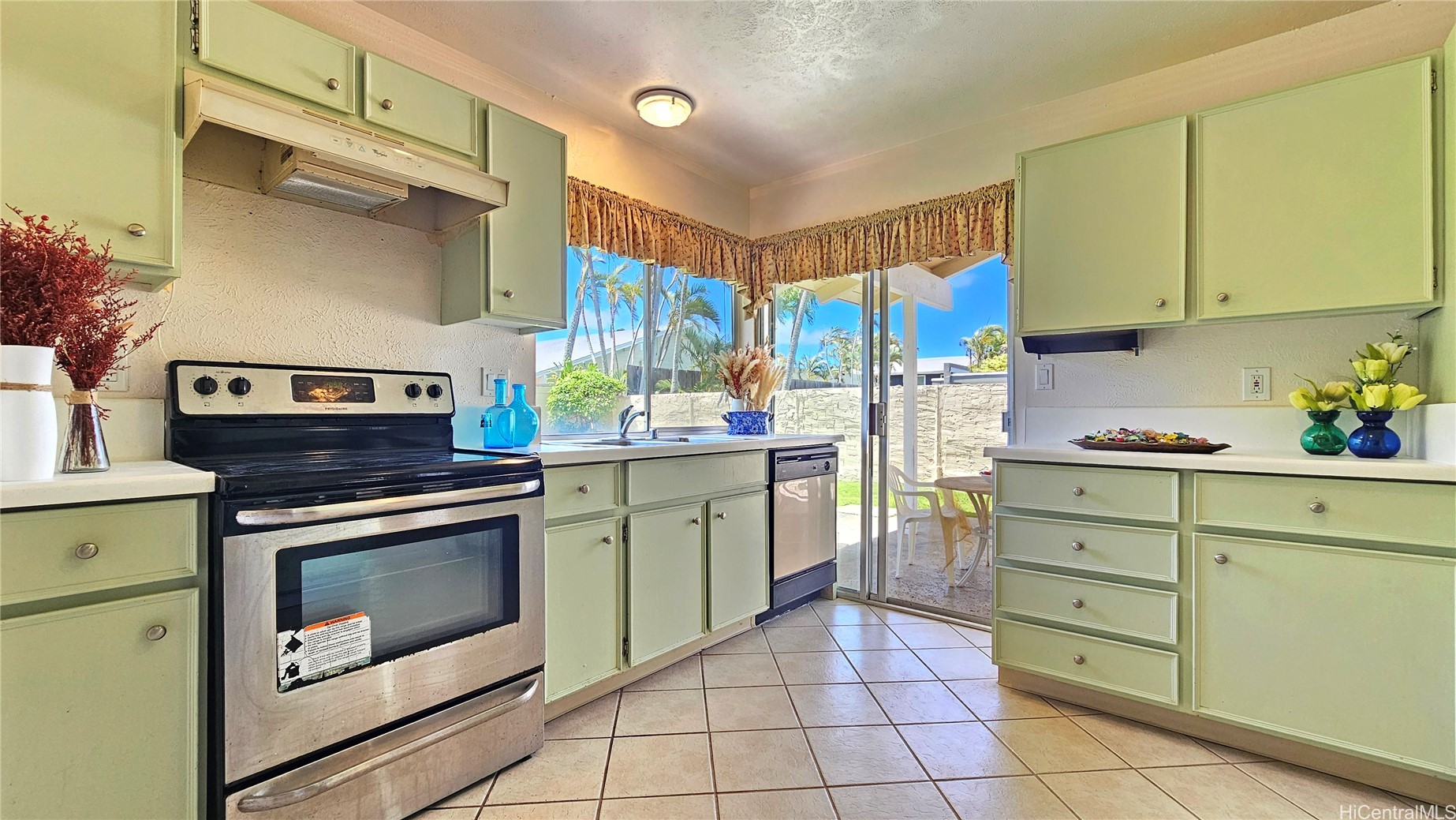 631 Kaumaka Place Property Photo 10