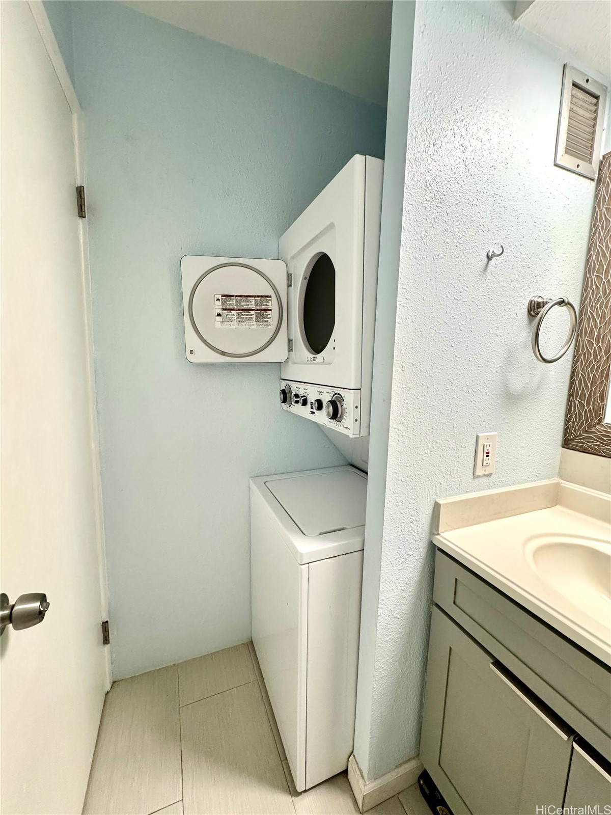 2092 Kuhio Avenue 1105 Property Photo 4