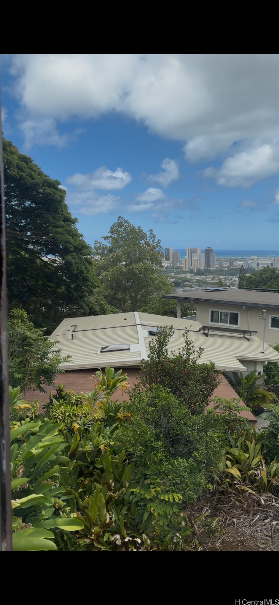 2570 Pacific Heights Road Property Photo 1