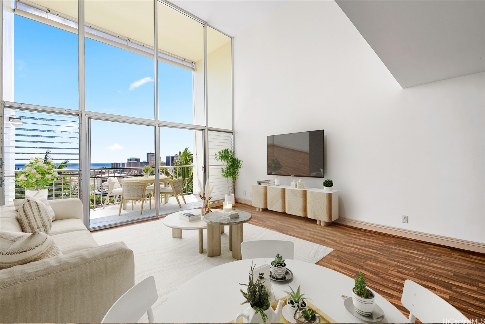 666 Prospect Streets Suite 1/506 Property Photo 3