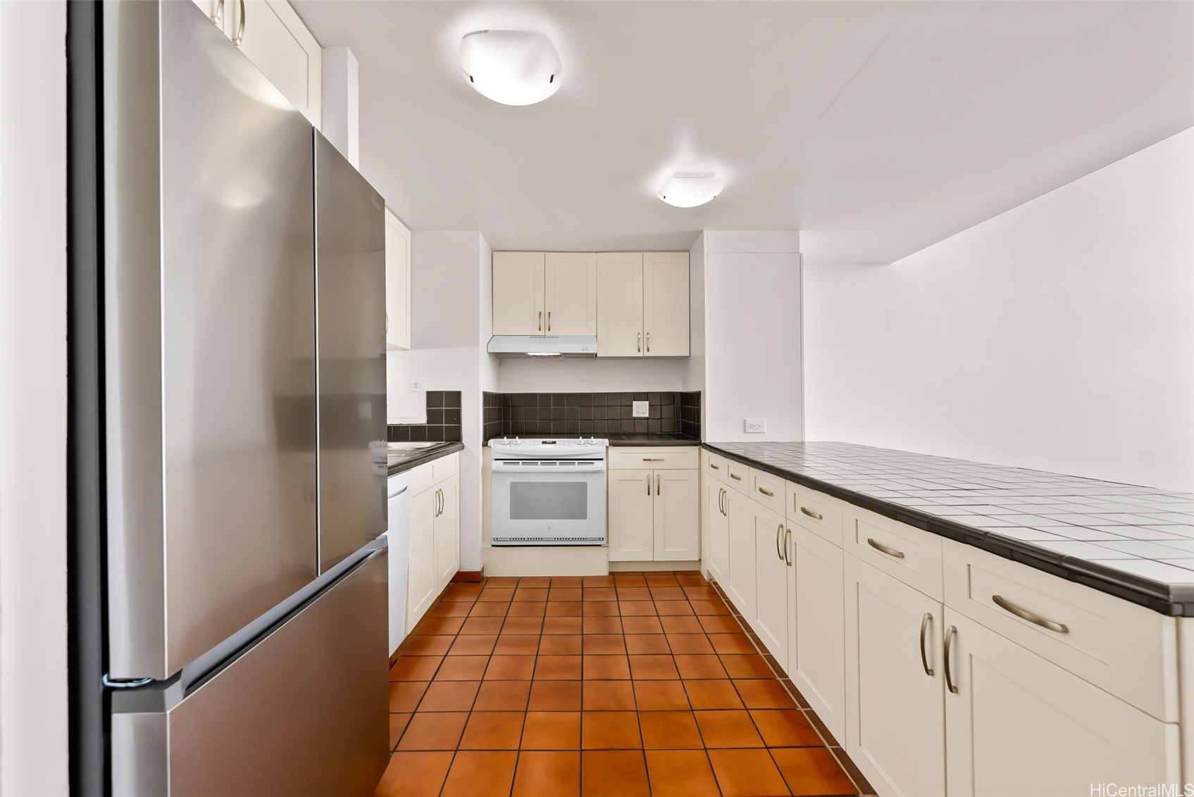 666 Prospect Streets Suite 1/506 Property Photo 8