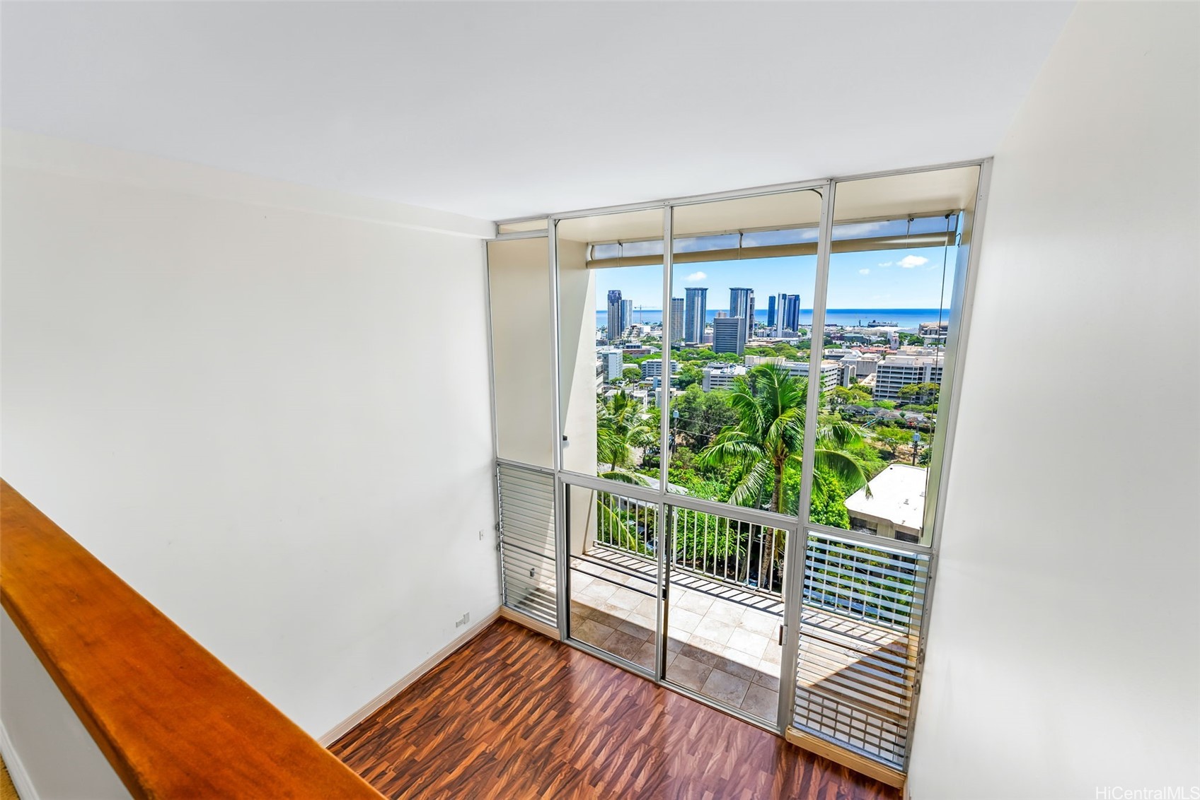 666 Prospect Streets Suite 1/506 Property Photo 14