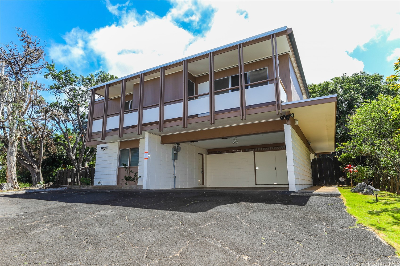 1944 D Ualakaa Street Property Photo 2