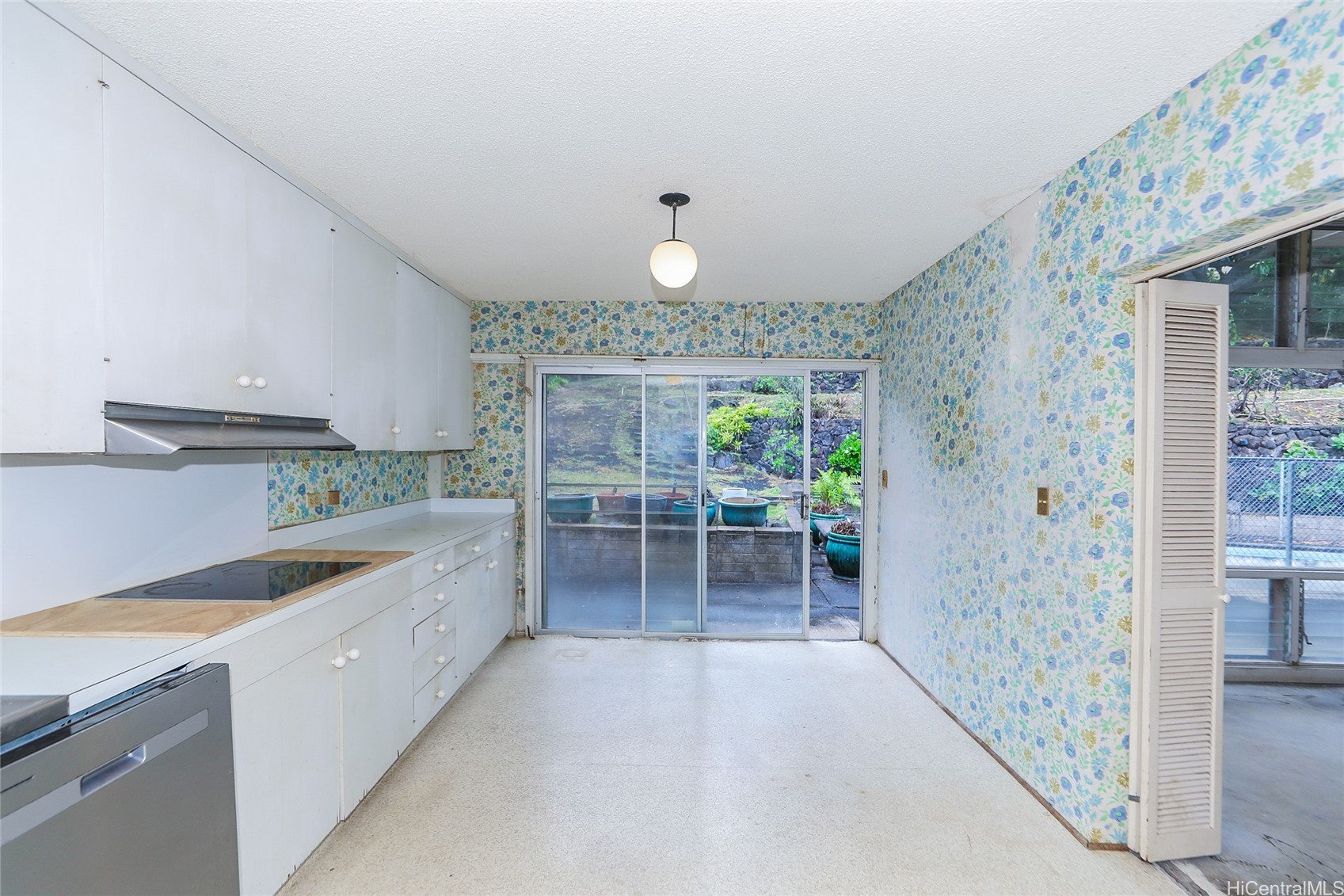 1944 D Ualakaa Street Property Photo 4