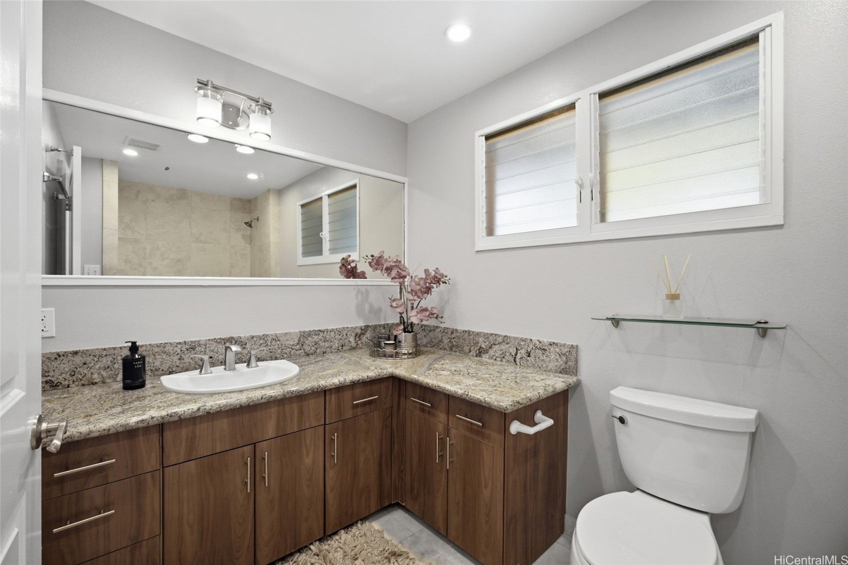 920 Leighton Street Property Photo 10