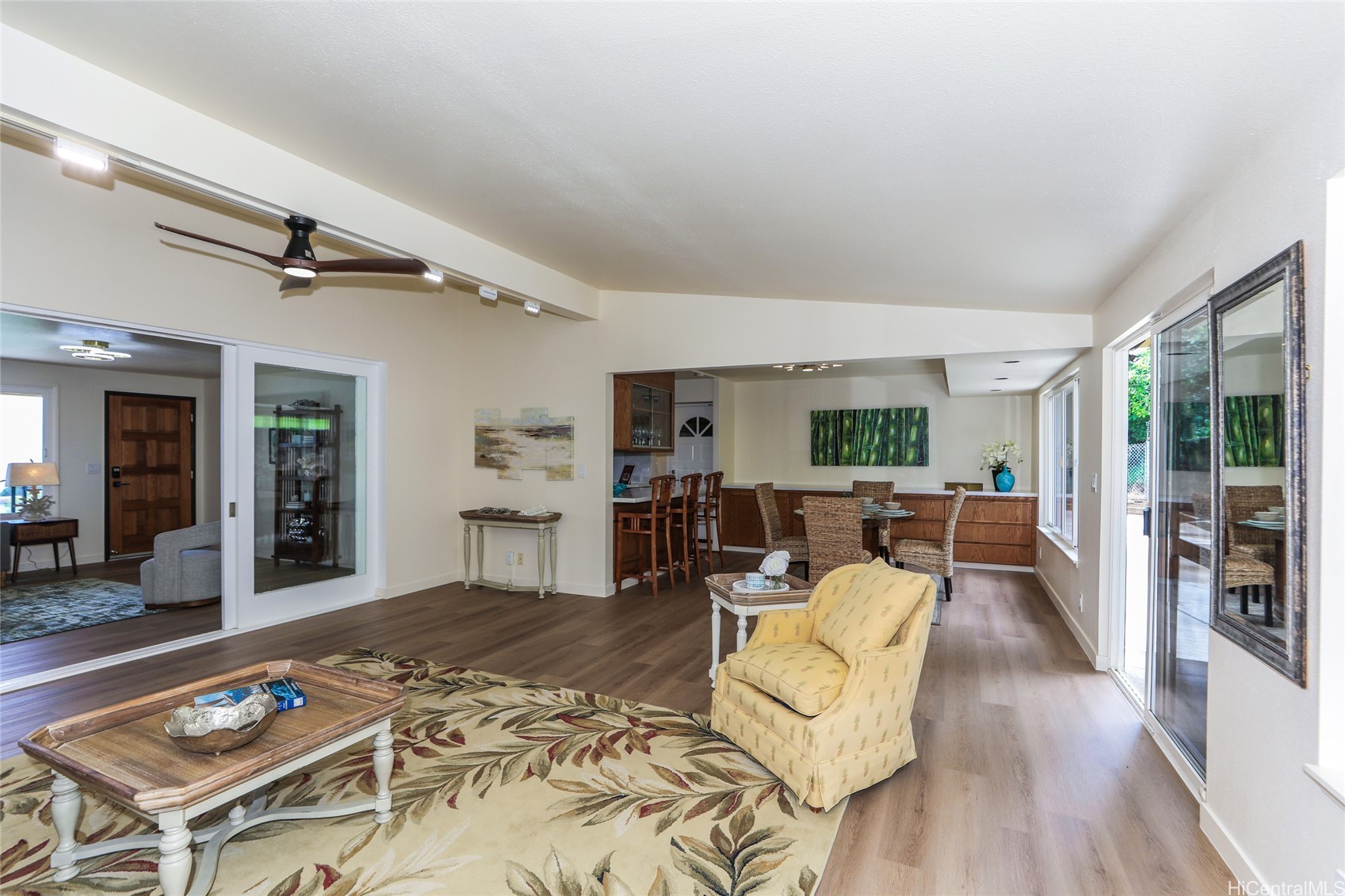 2490 Tantalus Drive Property Photo 7