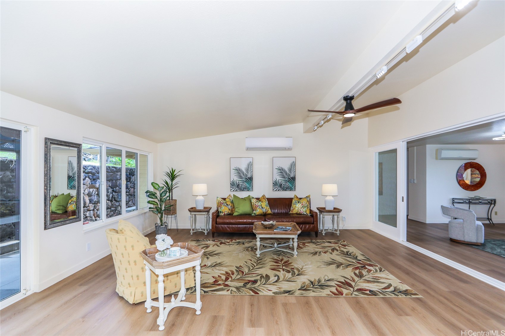 2490 Tantalus Drive Property Photo 9