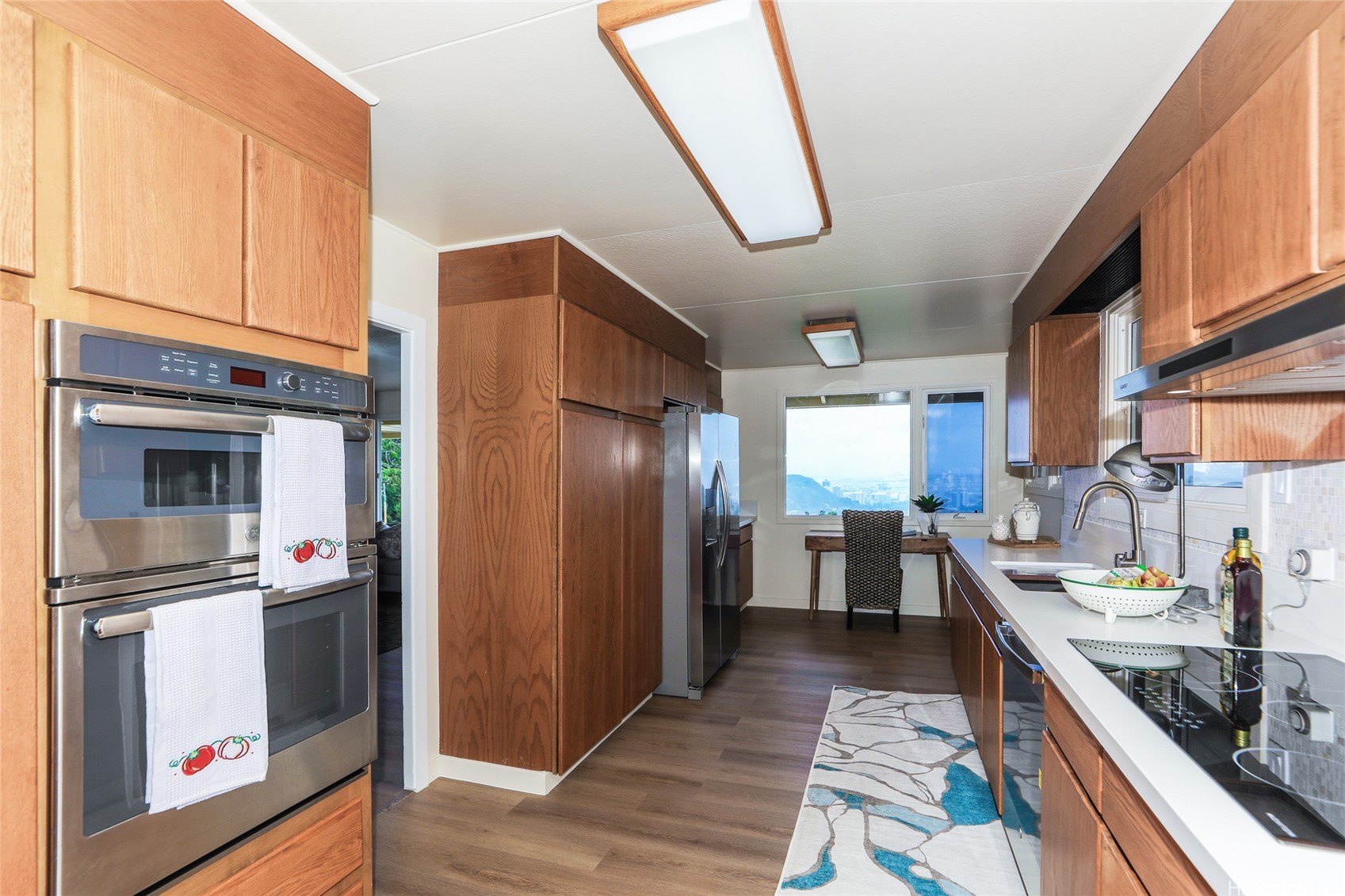 2490 Tantalus Drive Property Photo 11