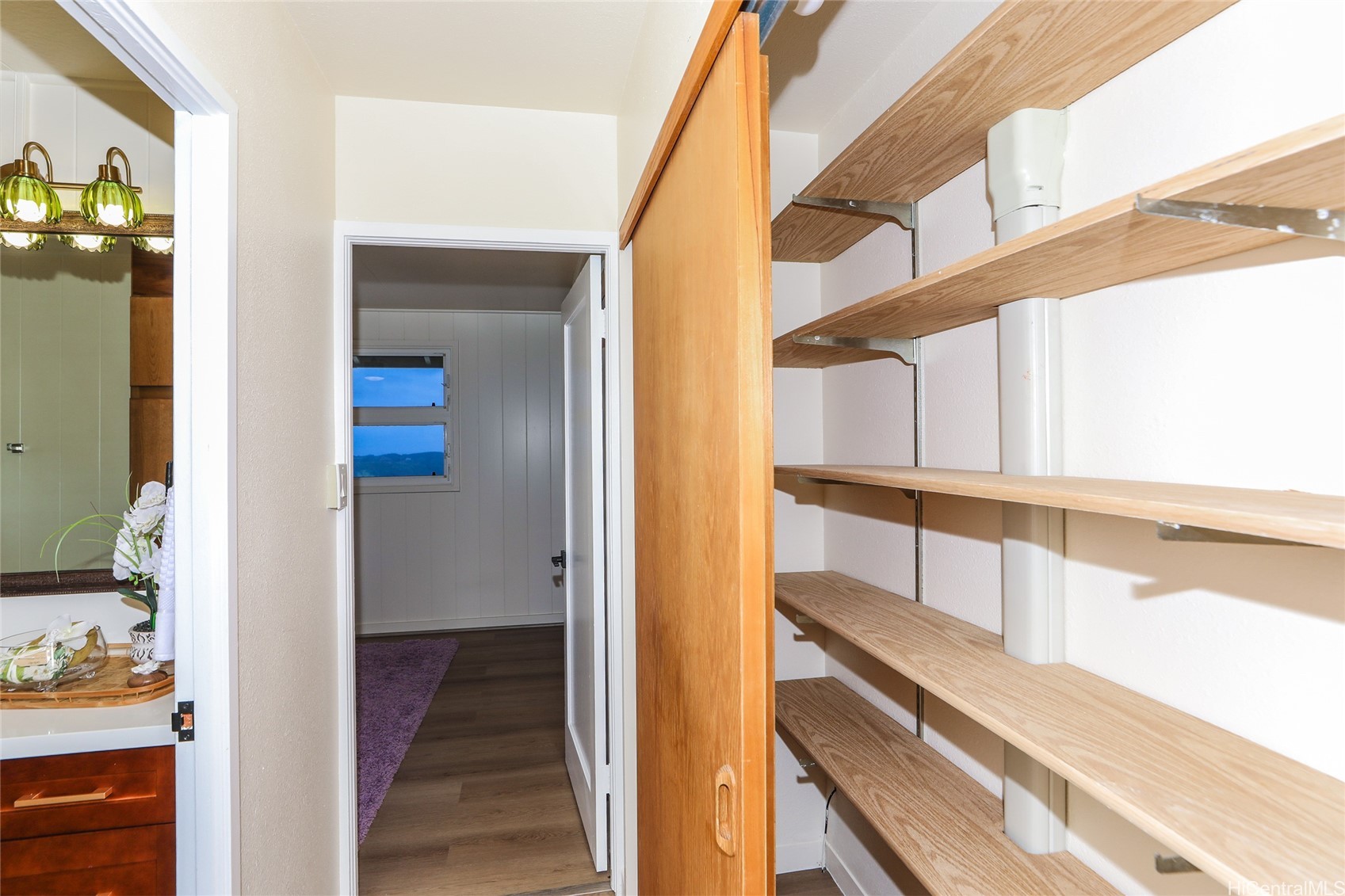 2490 Tantalus Drive Property Photo 16