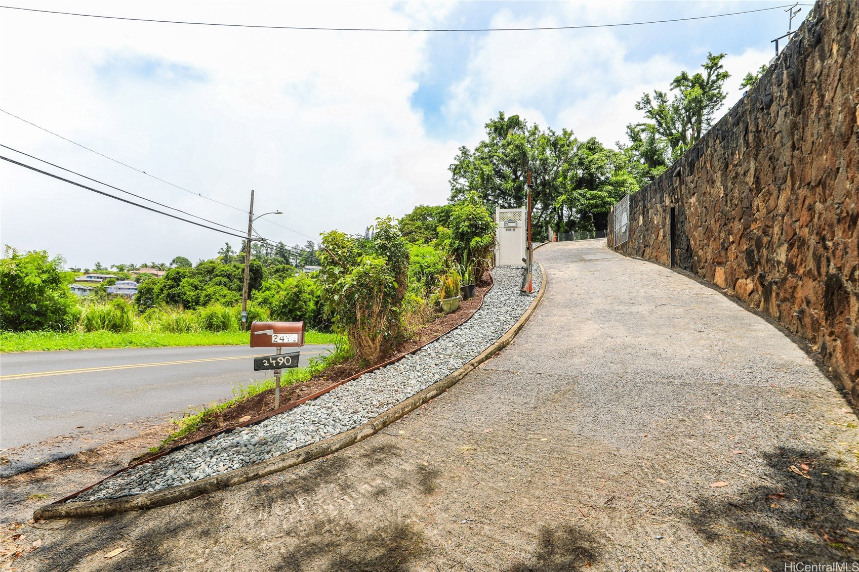 2490 Tantalus Drive Property Photo 20