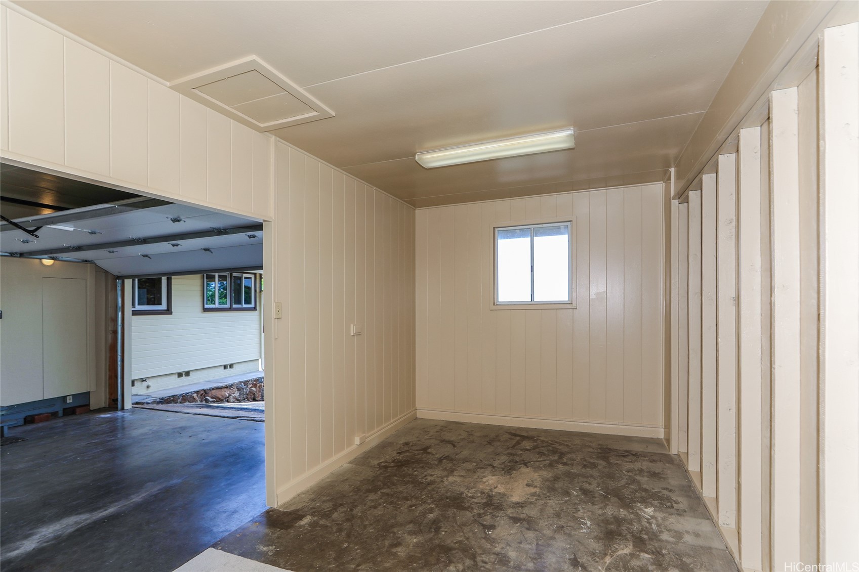 2490 Tantalus Drive Property Photo 22