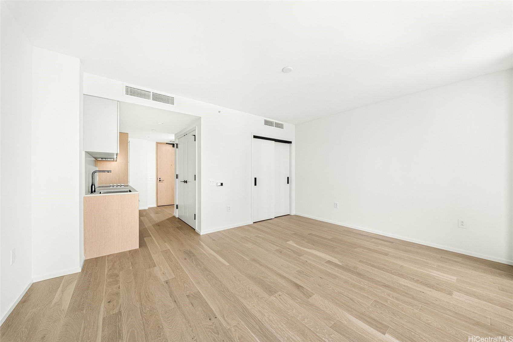 333 Ward Avenue 422 Property Photo 6