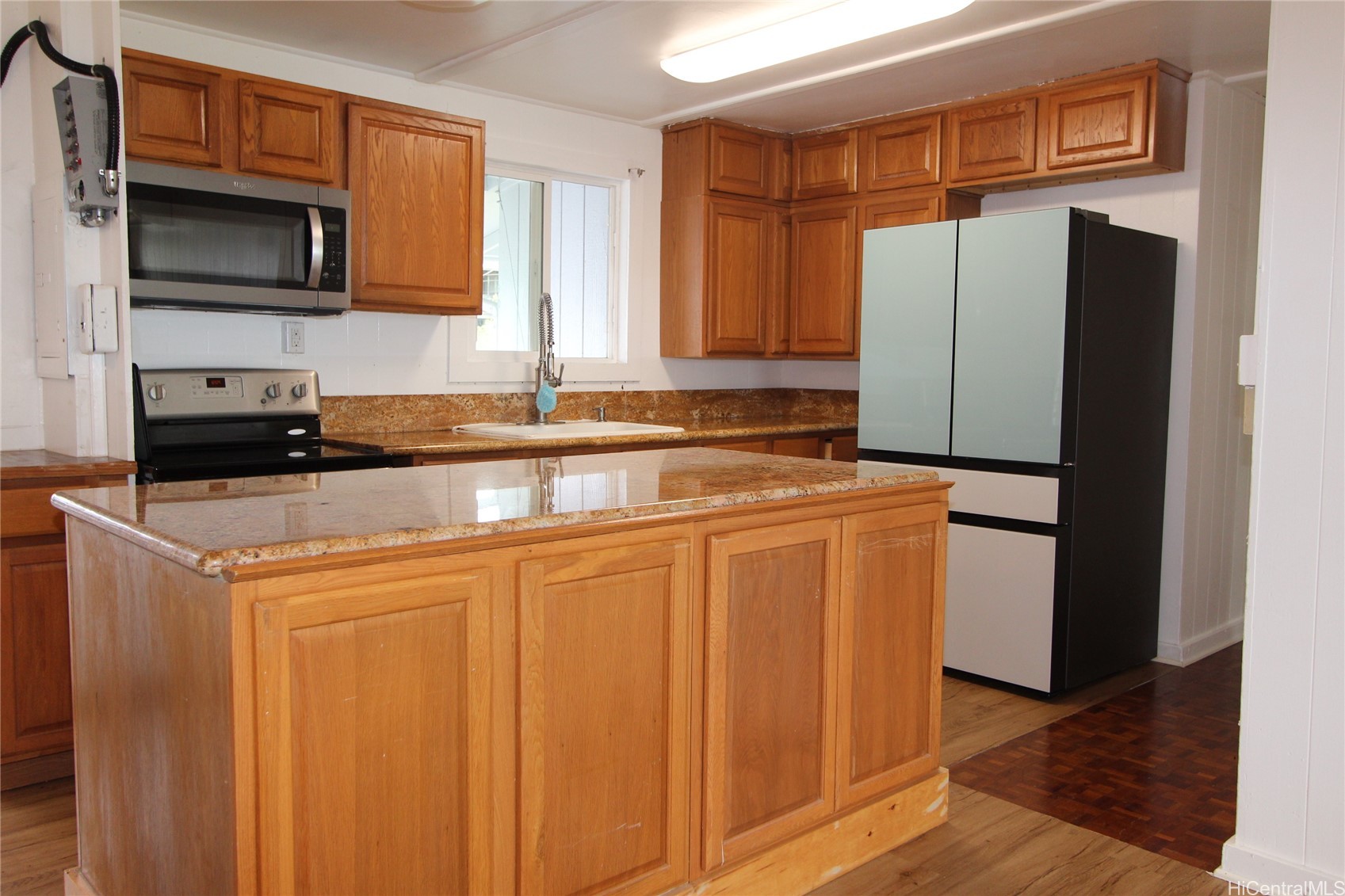 202614000 Property Photo 4