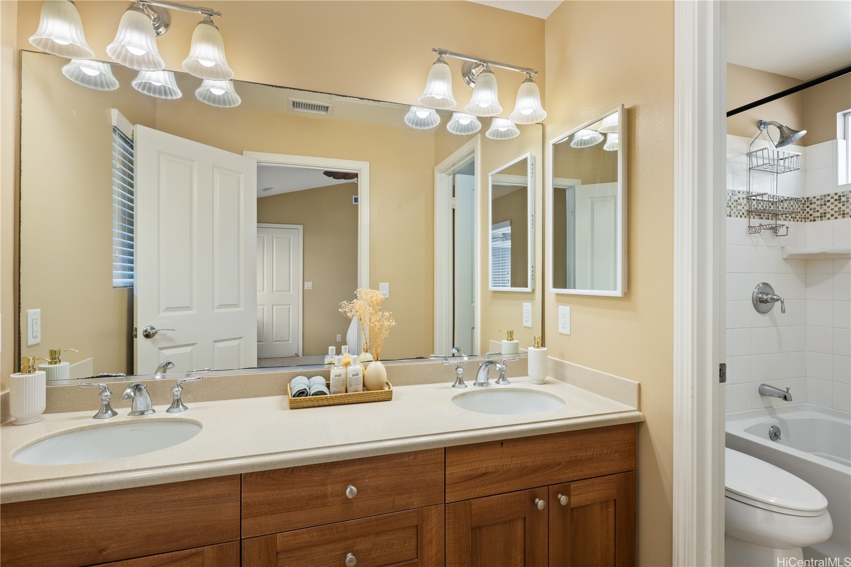 91-1358 Kaileolea Drive Property Photo 17