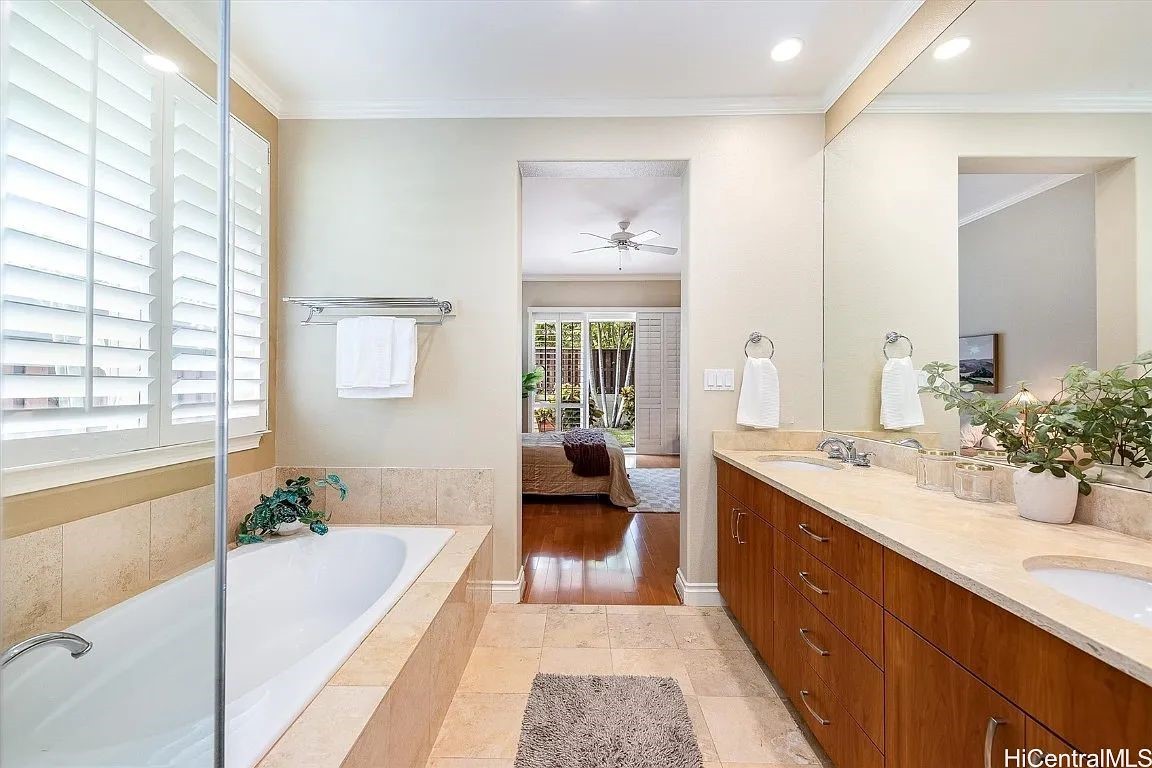 1058 Koko Kai Place Property Photo 3