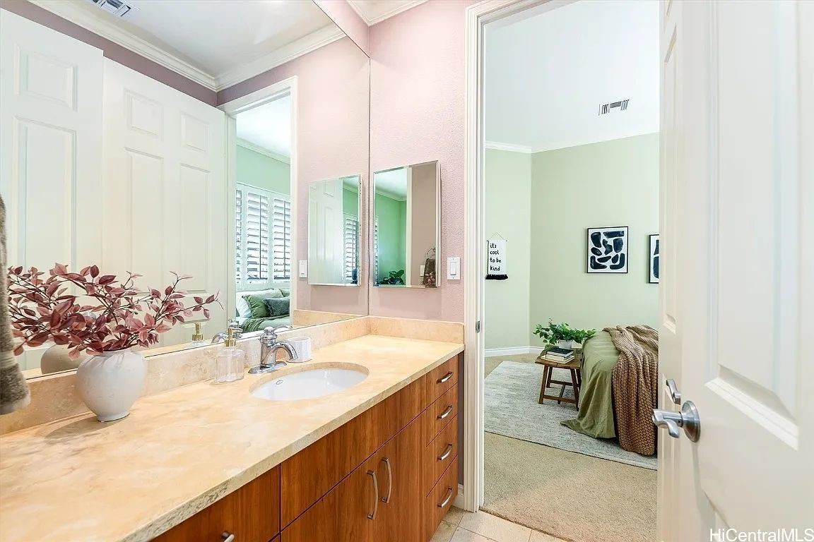 1058 Koko Kai Place Property Photo 5