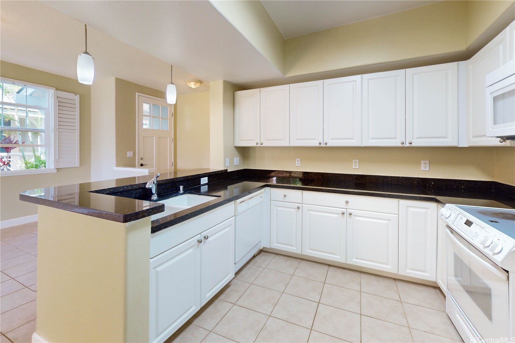 92-1033 Koio Drive M15-6 Property Photo 4
