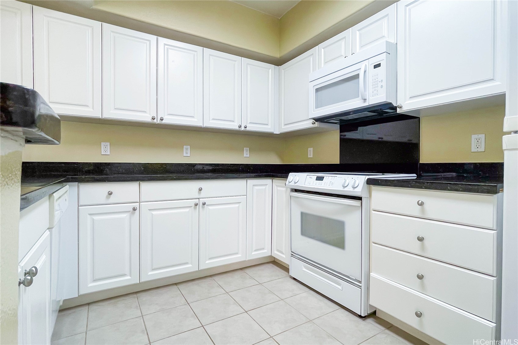 92-1033 Koio Drive M15-6 Property Photo 6
