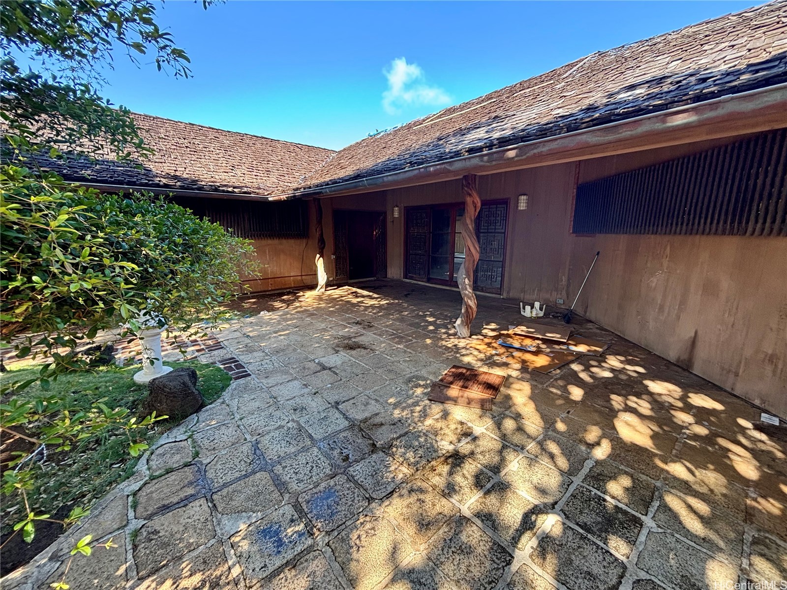 633 Hakaka Place Property Photo 2