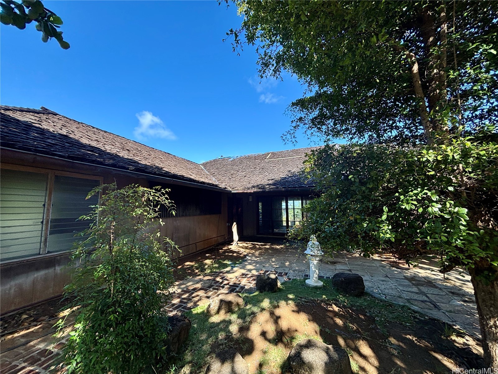 633 Hakaka Place Property Photo 3