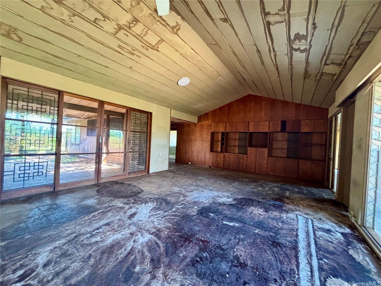 633 Hakaka Place Property Photo 8