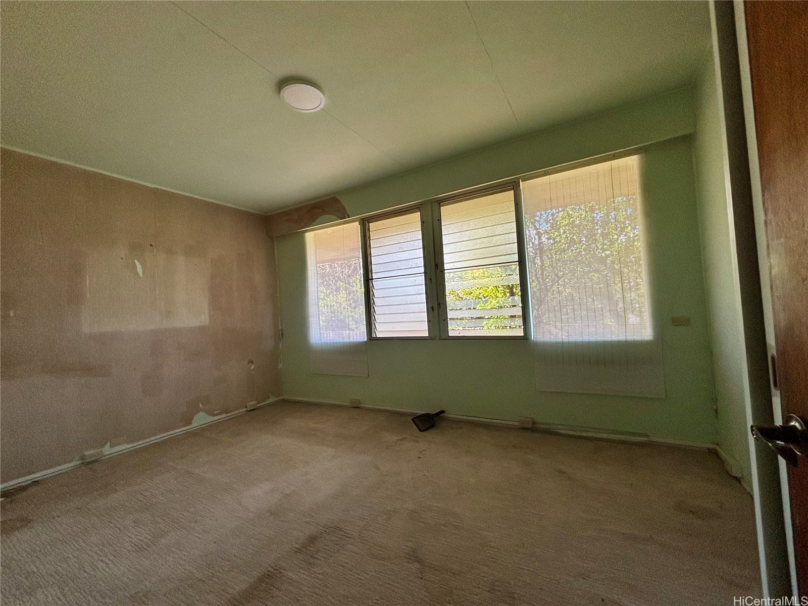 633 Hakaka Place Property Photo 13