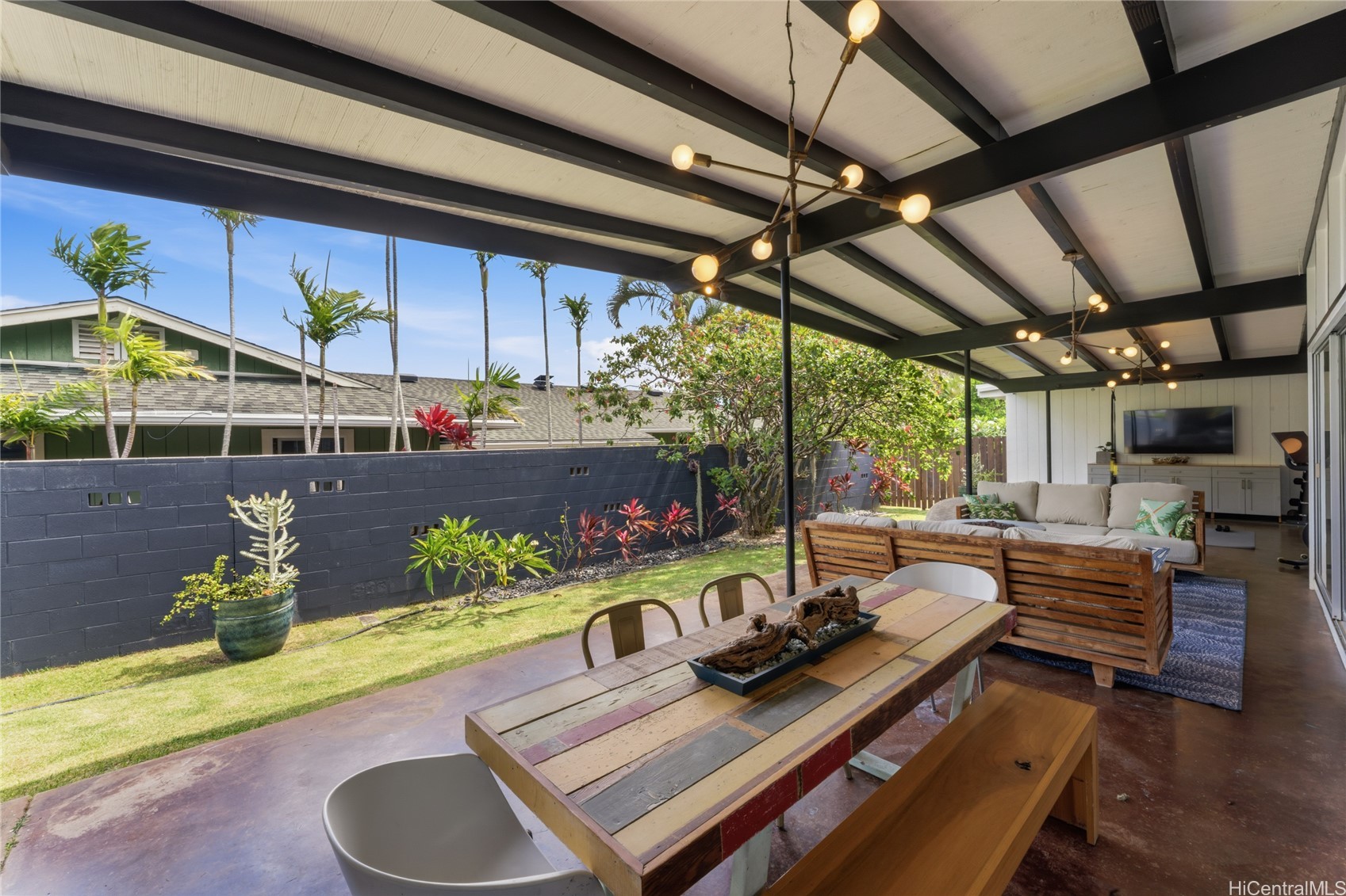 6085 Manukapu Place Property Photo 13