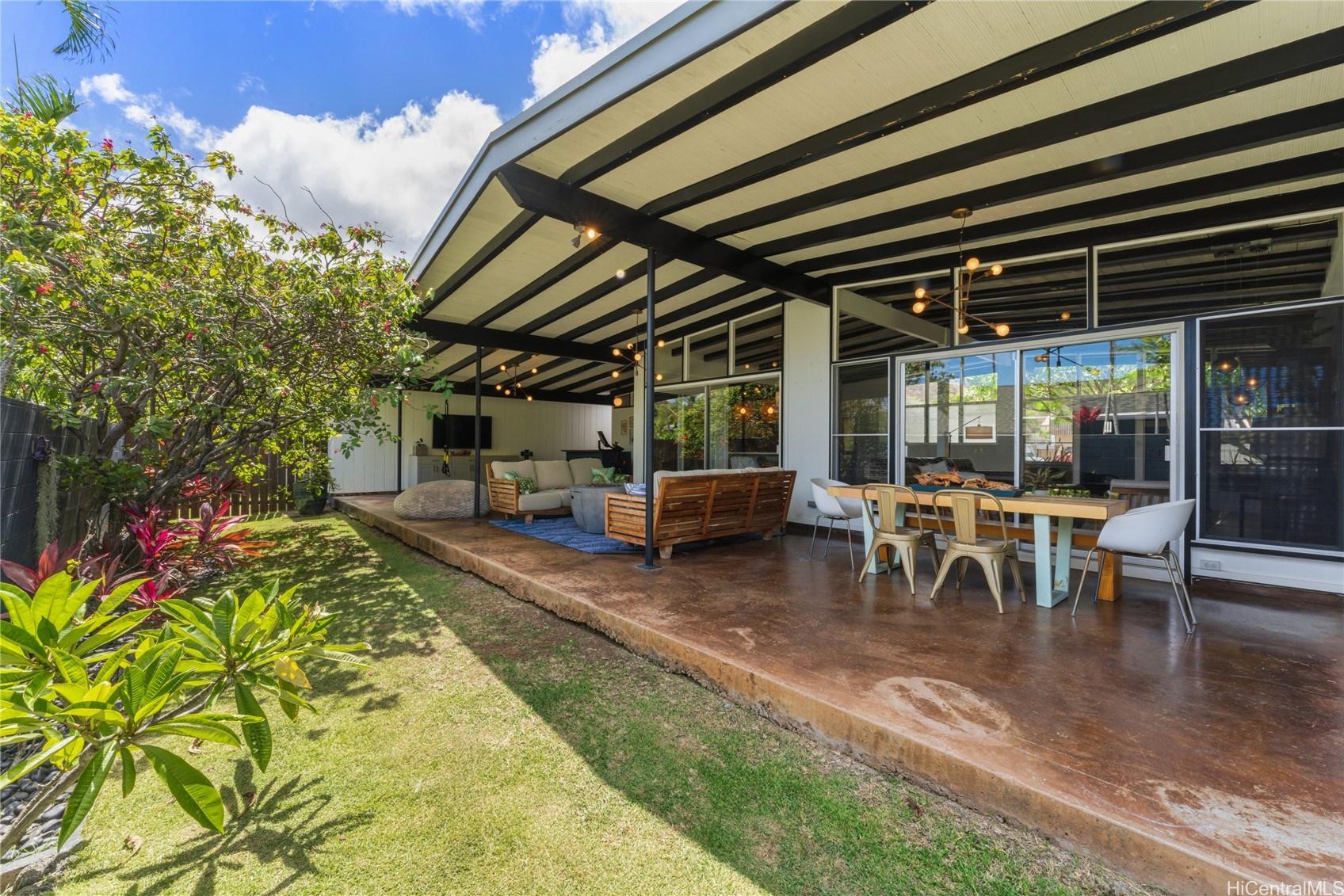 6085 Manukapu Place Property Photo 14