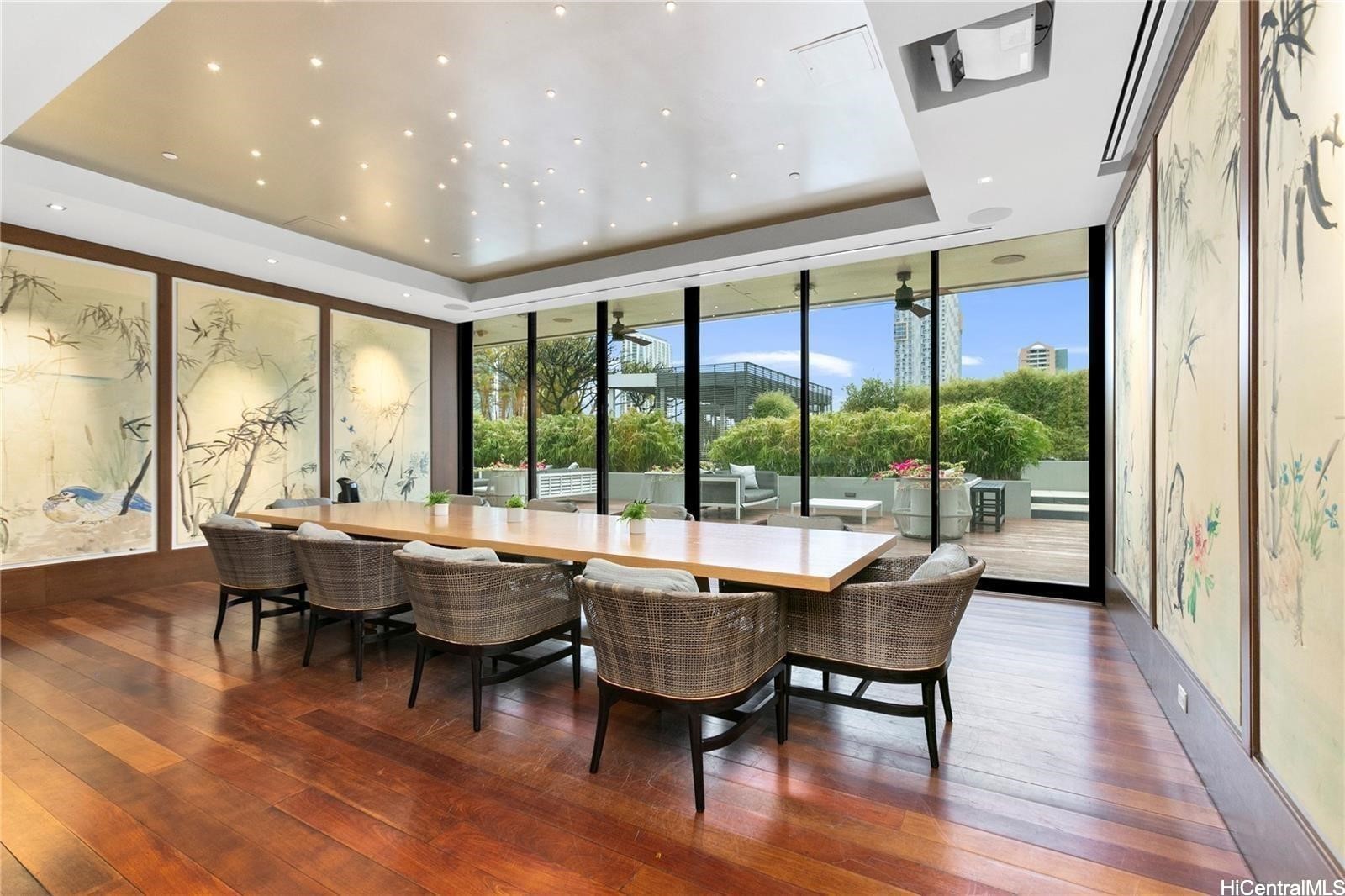 888 Kapiolani Boulevard 2001 Property Photo 12