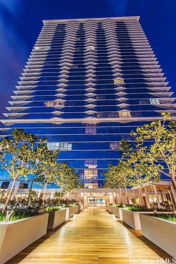 888 Kapiolani Boulevard 2001 Property Photo 20