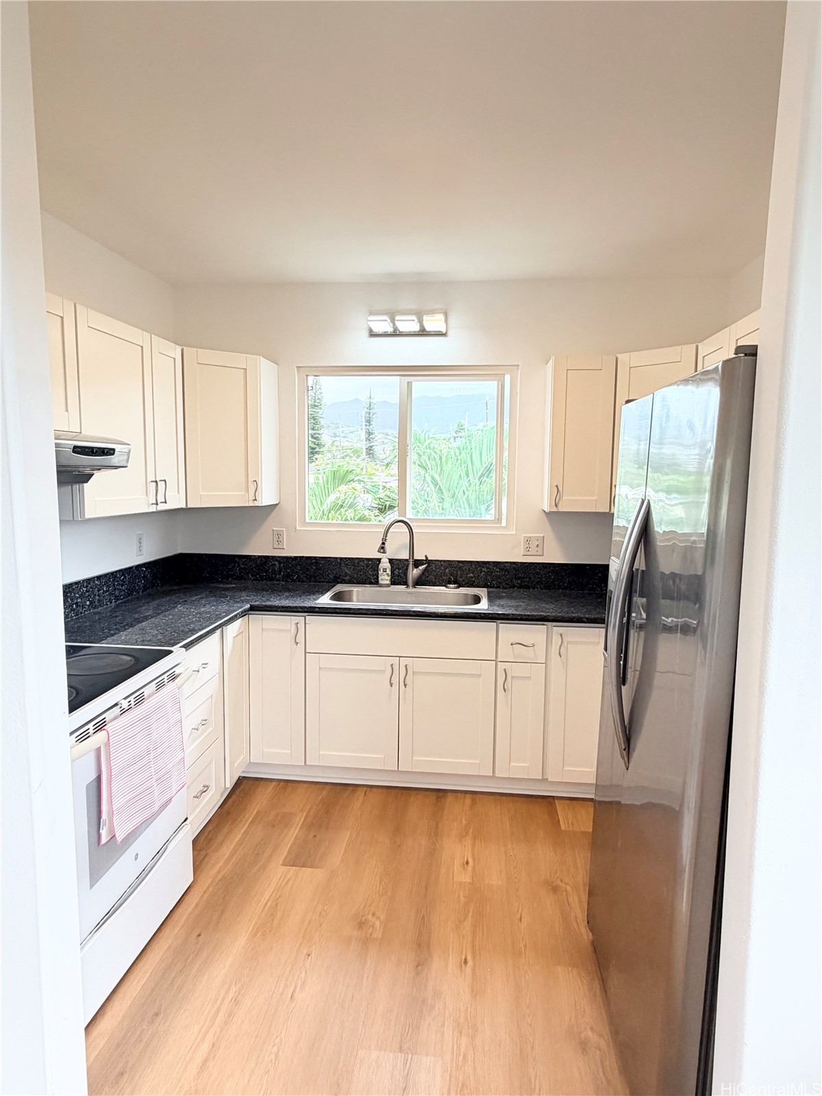 646 Wanaao Road Property Photo 11