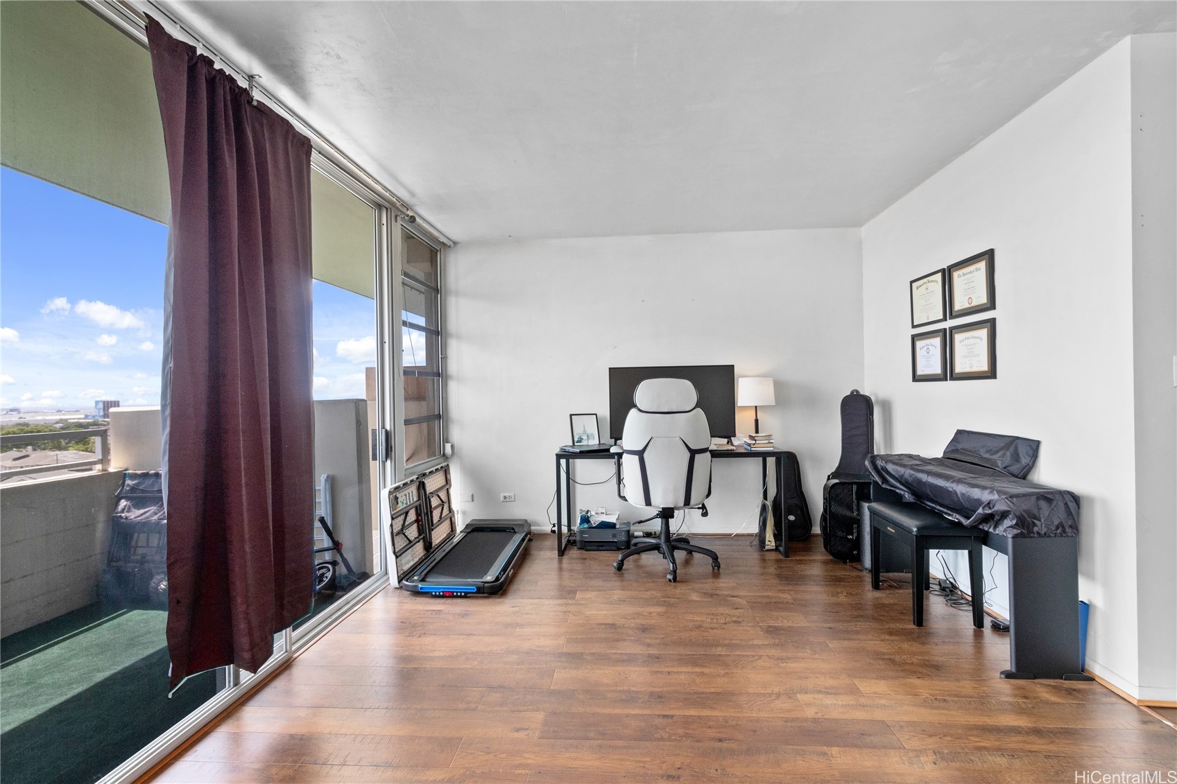 1015 Ala Napunani Street 802 Property Photo 6