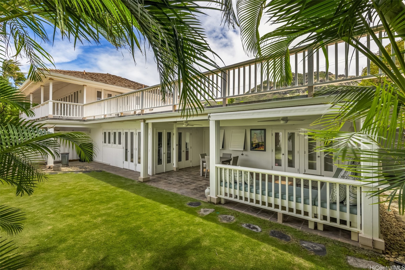 1036 Mokulua Drive Property Photo 9
