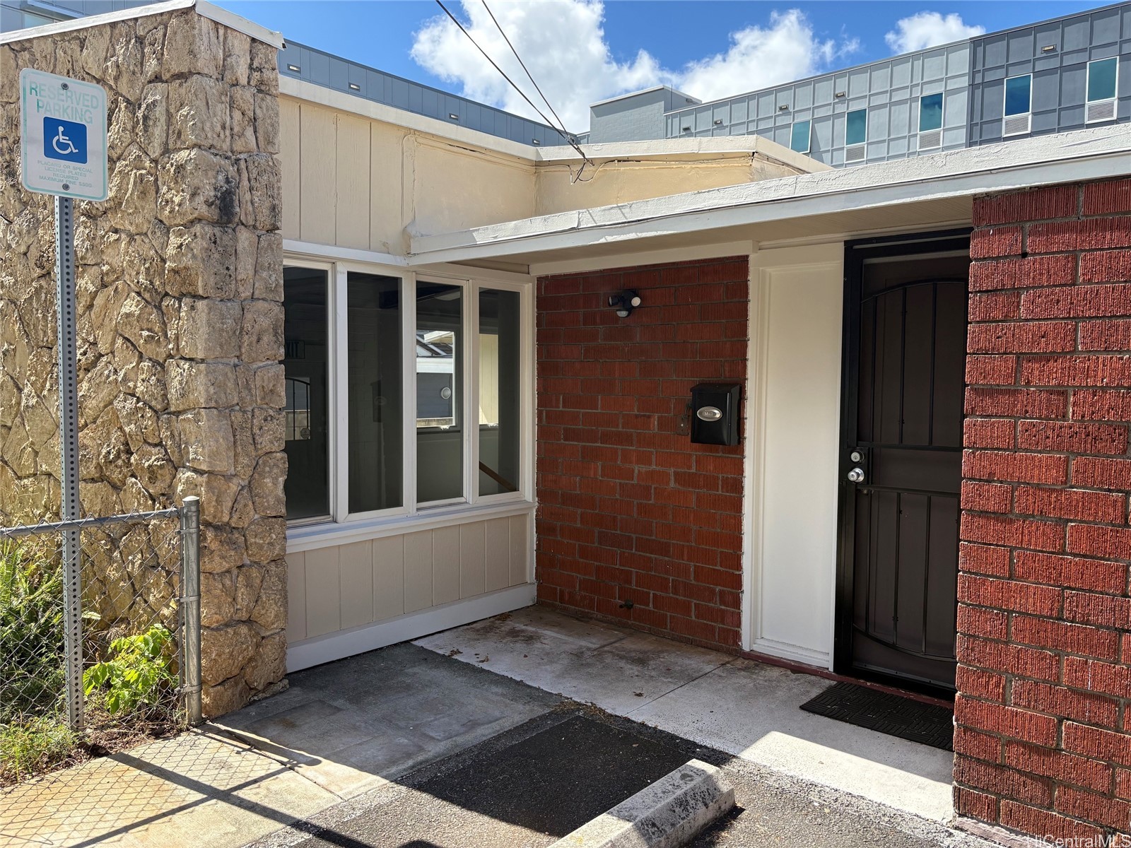 2331 Seaview Avenue Property Photo 2
