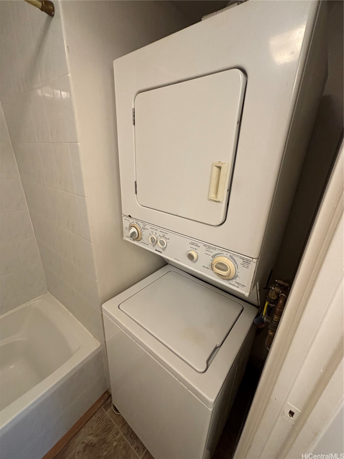 400 Hobron Lane 3215 Property Photo 18