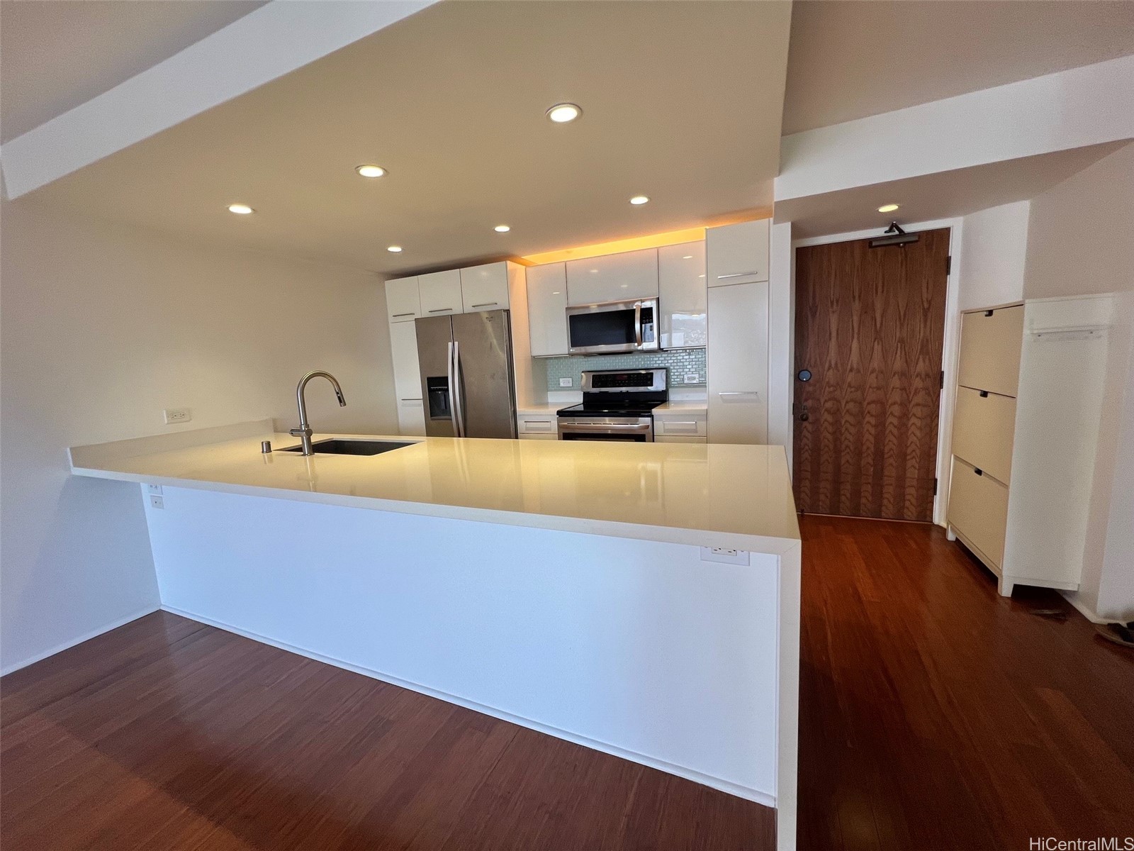 60 N Beretania Street 1404 Property Photo 4