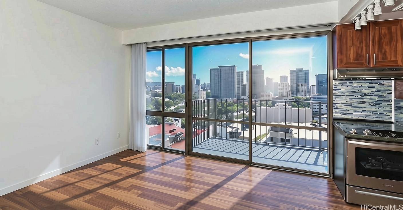 225 Queen Street 20d Property Photo 2