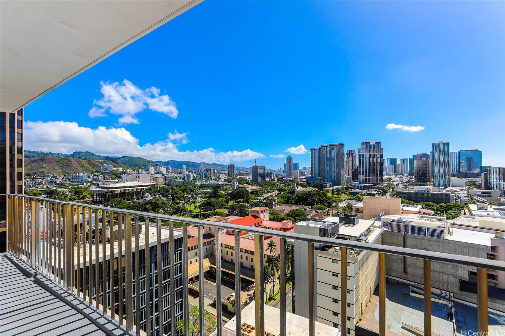 225 Queen Street 20d Property Photo 4