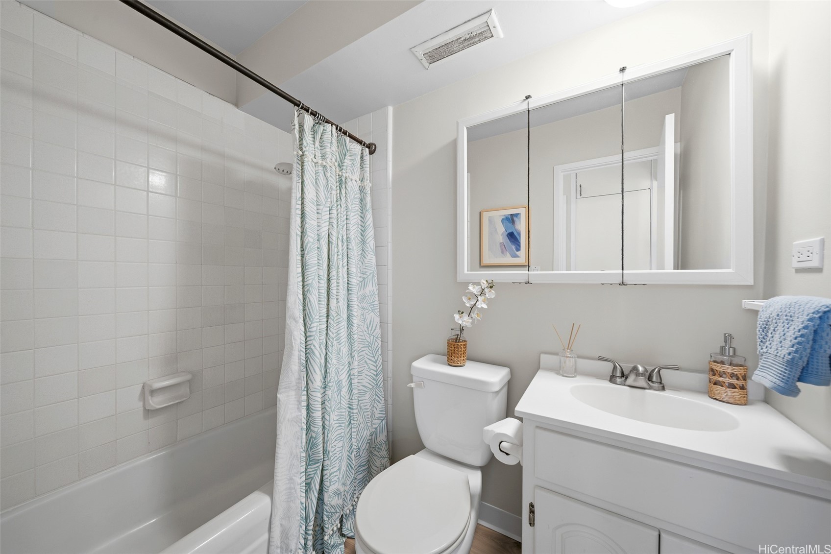 2440 Date Street 706 Property Photo 15