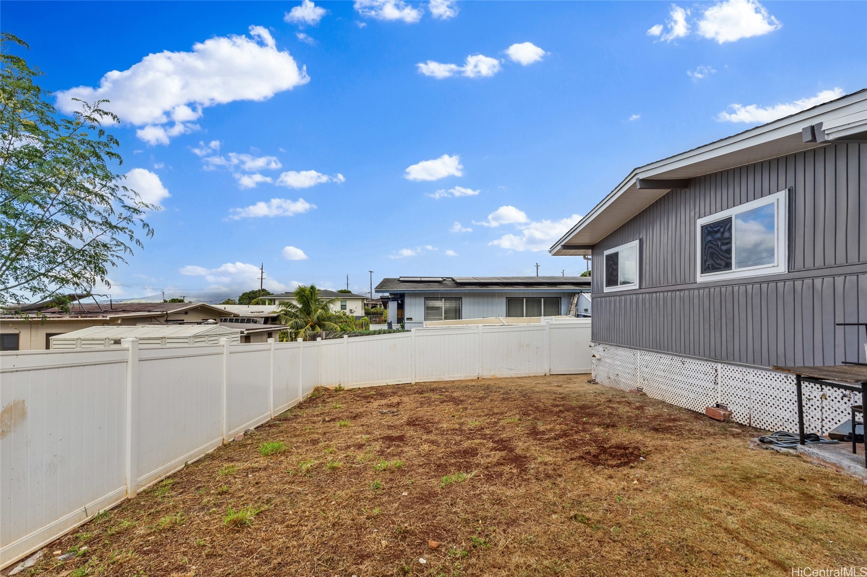 923 Upalu Street Property Photo 3