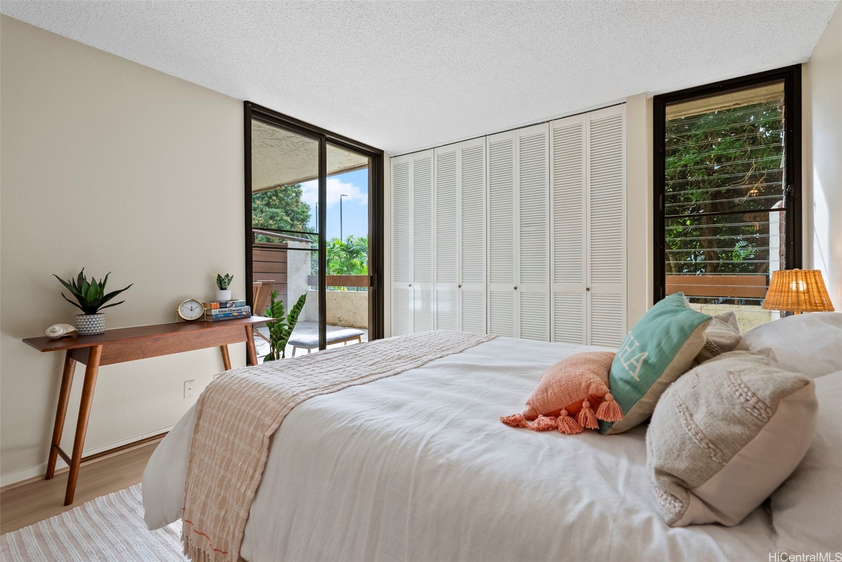 1015 Aoloa Place 247 Property Photo 11