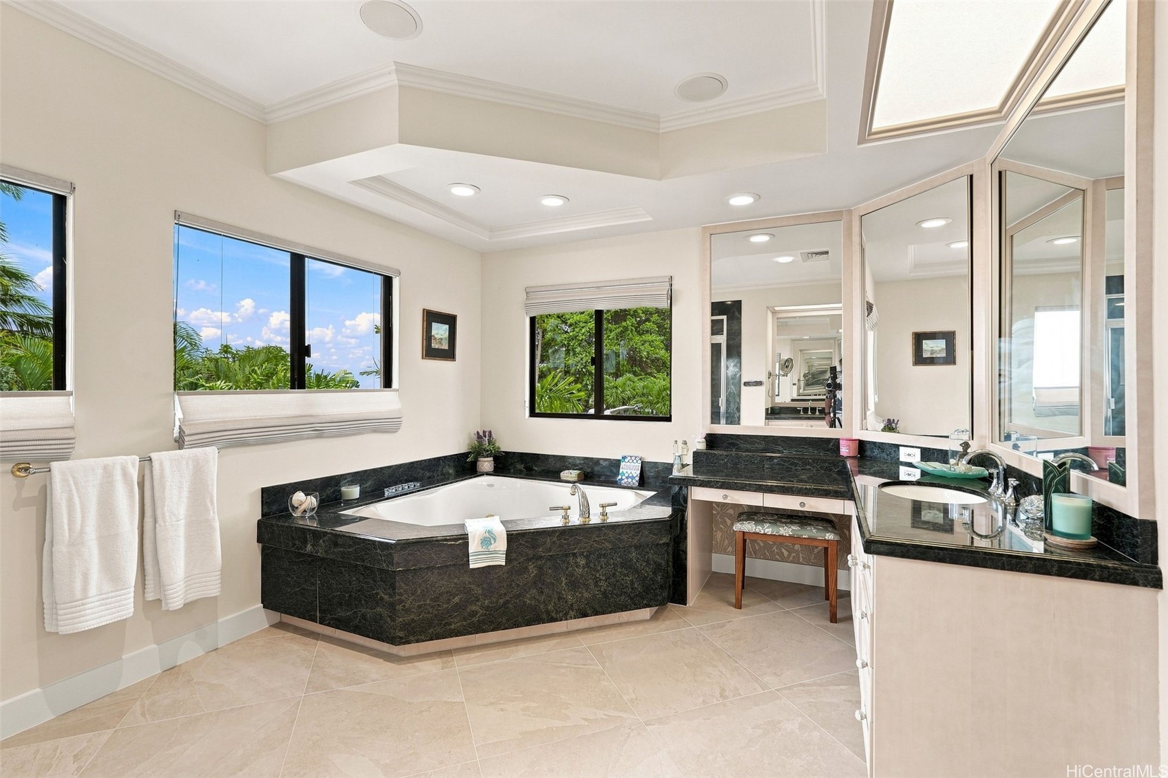 5599 Kalanianaole Highway Property Photo 17