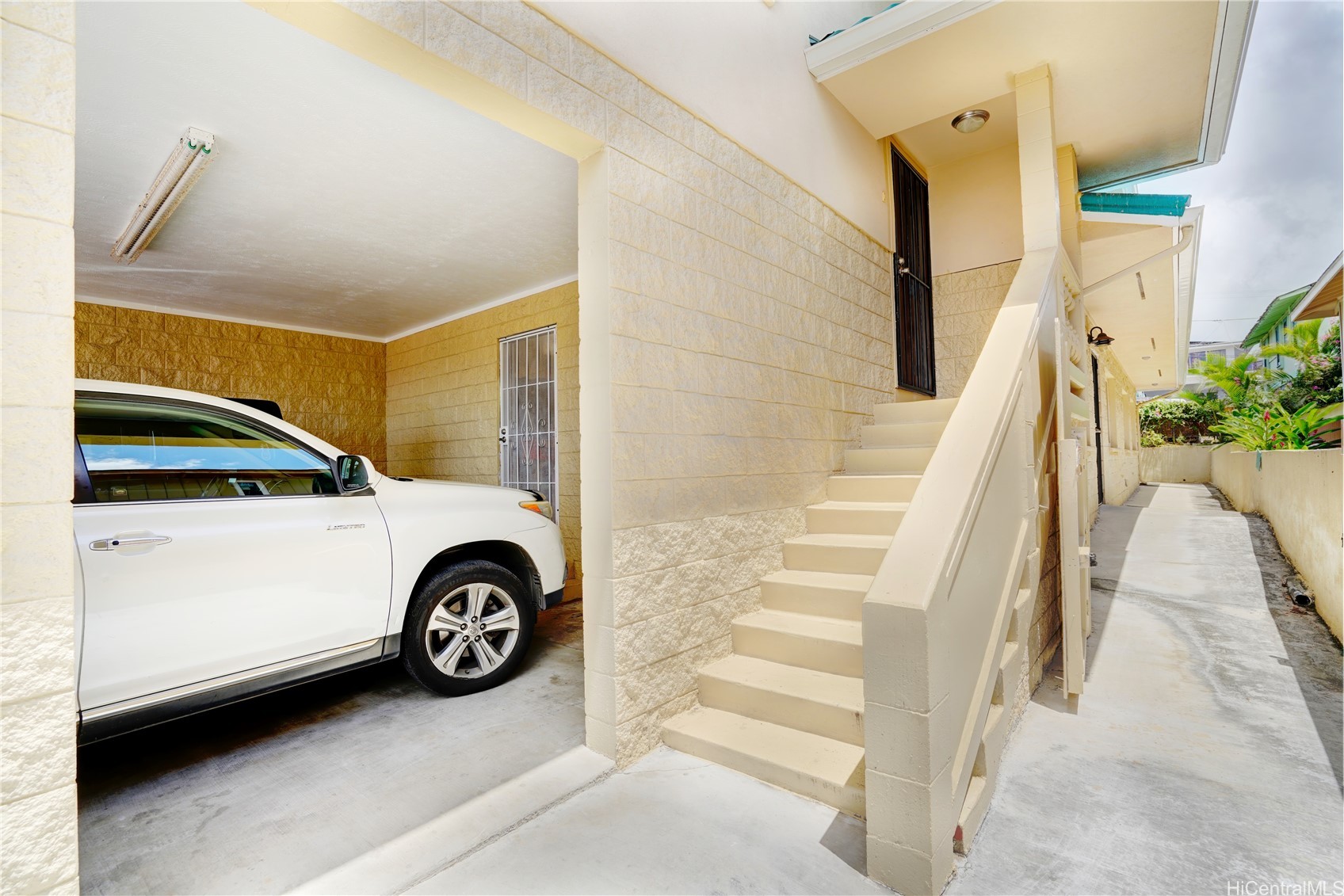 920 Laki Road Property Photo 2